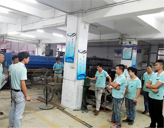 和藝工程部在舊辦公室培訓(xùn)學(xué)習(xí)