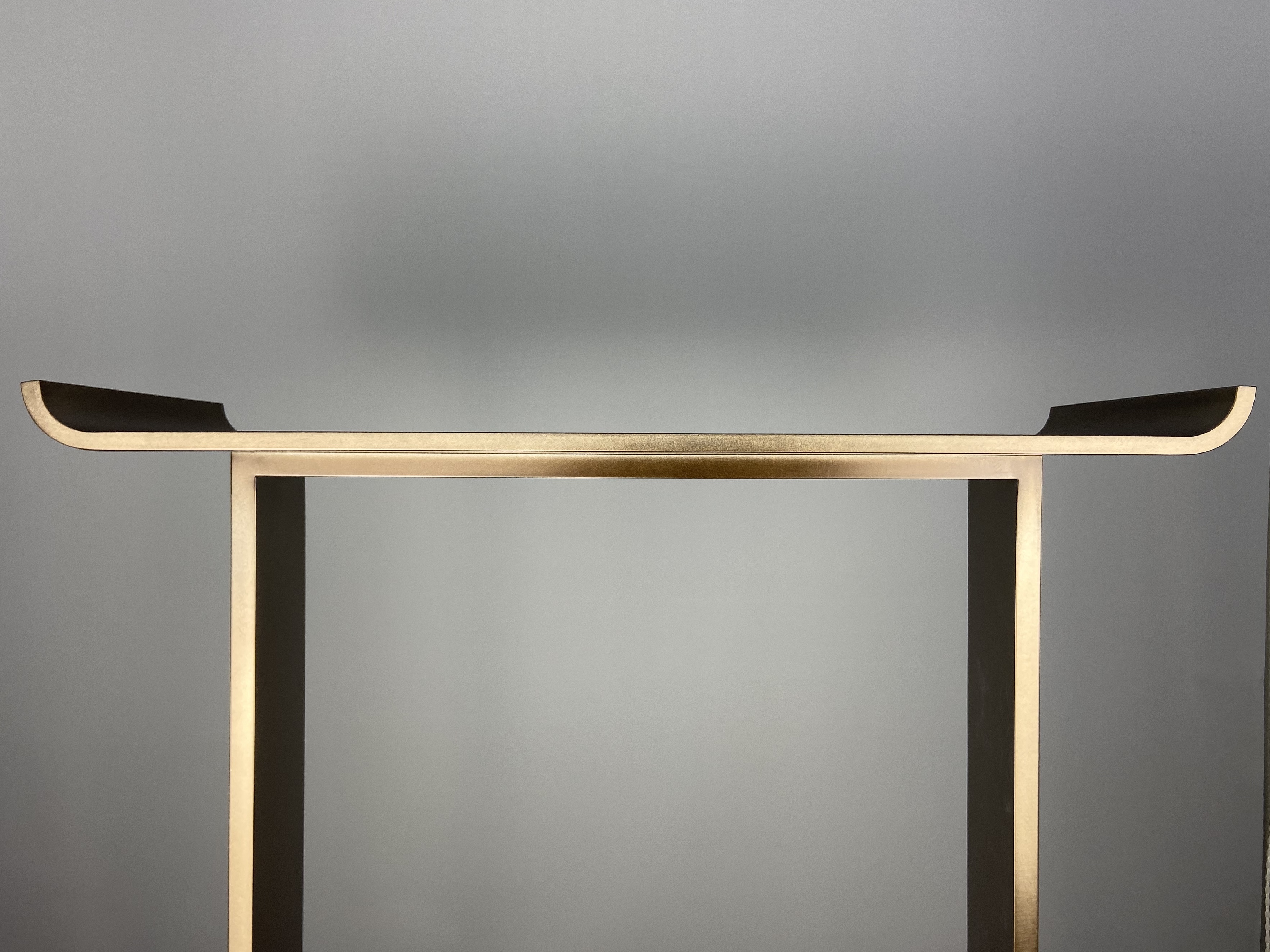 廈門恒禾別墅：金屬玄關(guān)桌