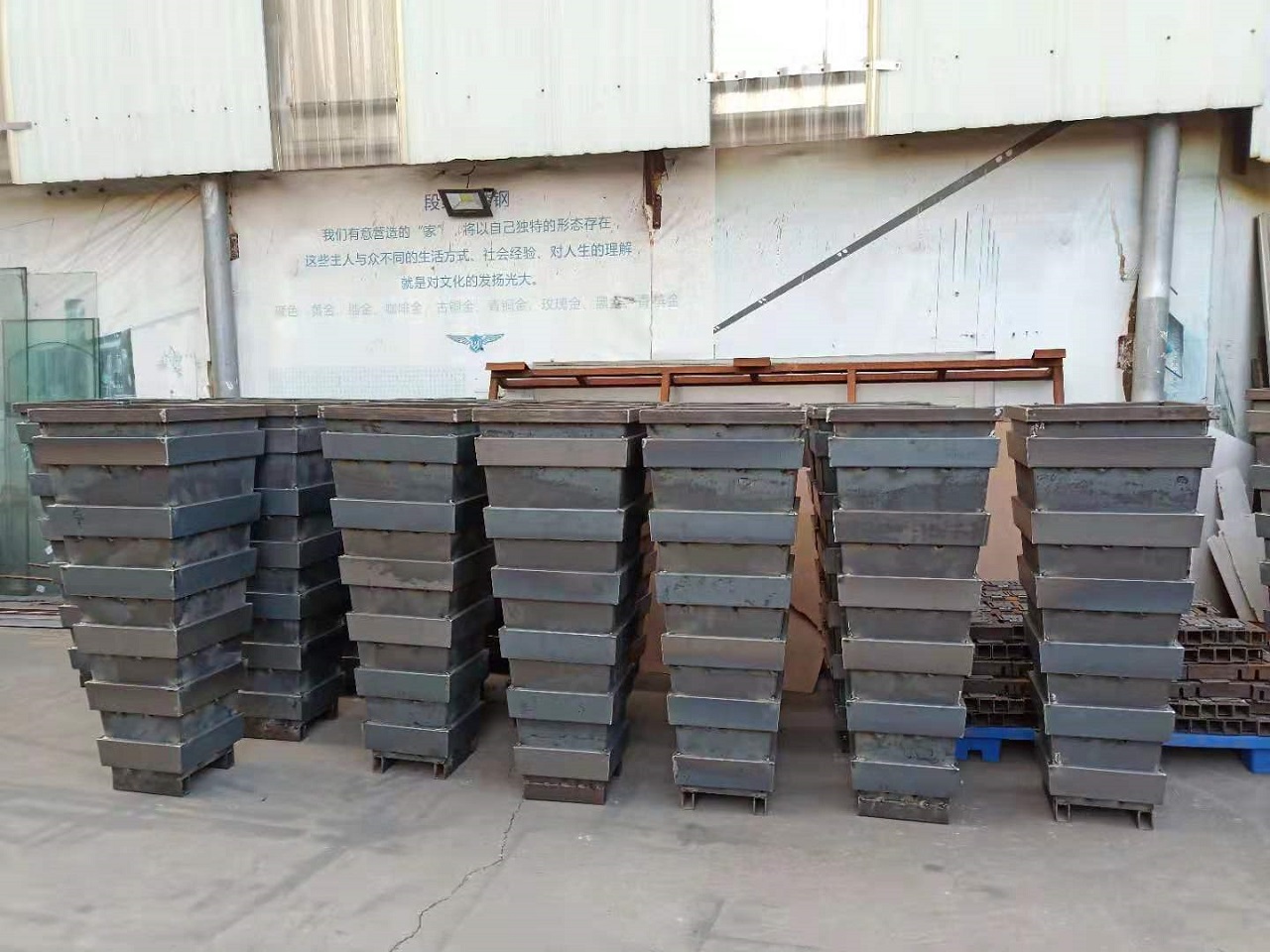 河岸花盆護(hù)欄