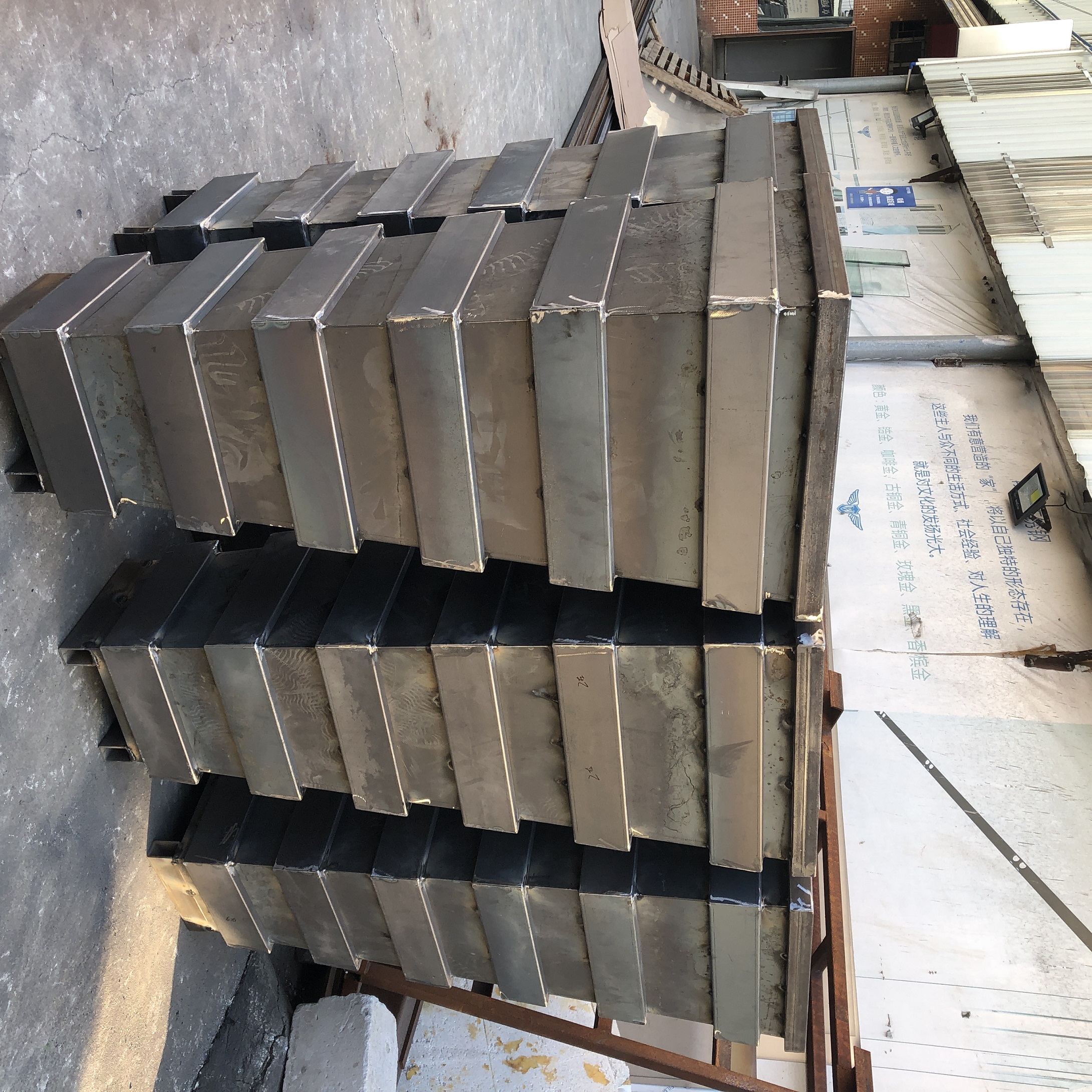 河岸花盆護(hù)欄